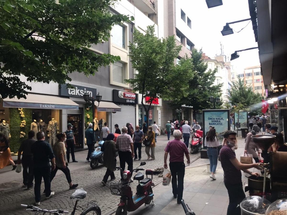 Eskişehir&rsquo;de adeta insan seli yaşanıyor