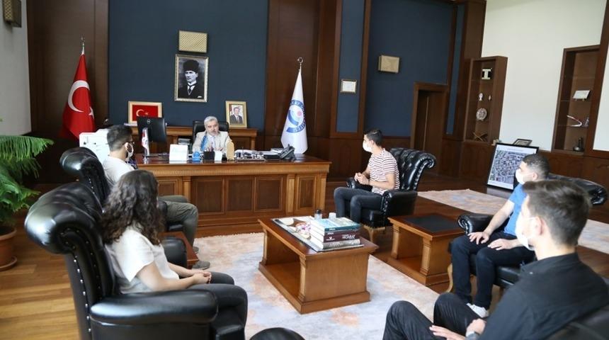 ASÜ Up Great, geliştirdiği İHA’yı Rektör Şahin’e anlattı