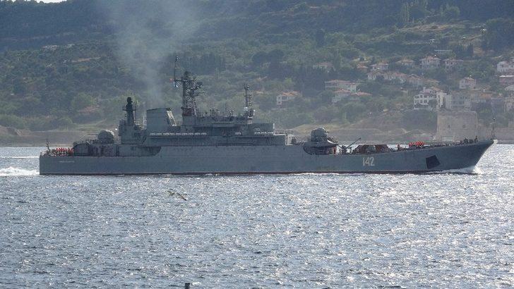 Rus savaş gemisi ’Novocherkassk’ Çanakkale Boğazı’ndan geçti G2
