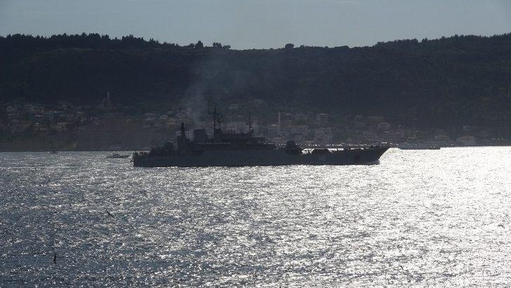 Rus savaş gemisi ’Novocherkassk’ Çanakkale Boğazı’ndan geçti G3