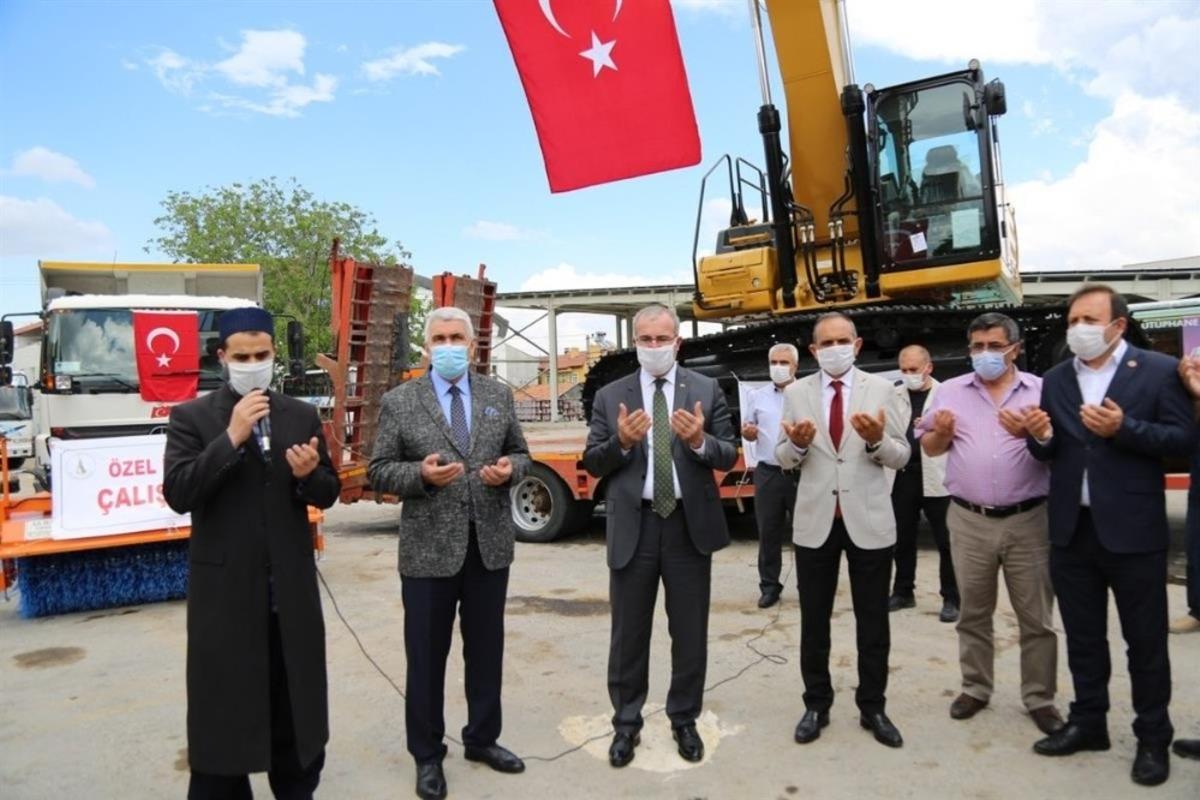 K&uuml;tahya İl &Ouml;zel İdaresi&rsquo;ne ara&ccedil; ve iş makinesi takviyesi