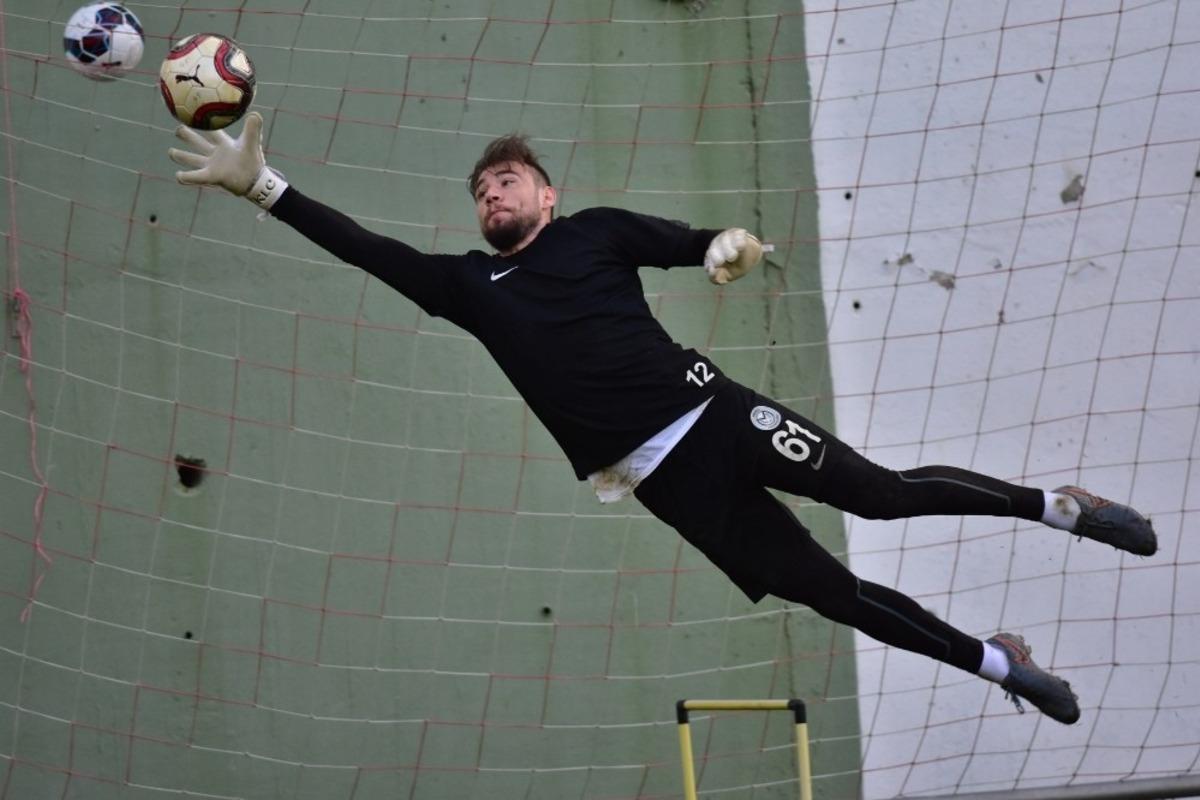 Manisa FK, sabah salonda akşam sahada &ccedil;alıştı