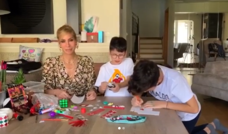 Çağla Şıkel Jülide Ateş'e konuştu! 'Göğüslerimi yaptırmıştım ama...' G3