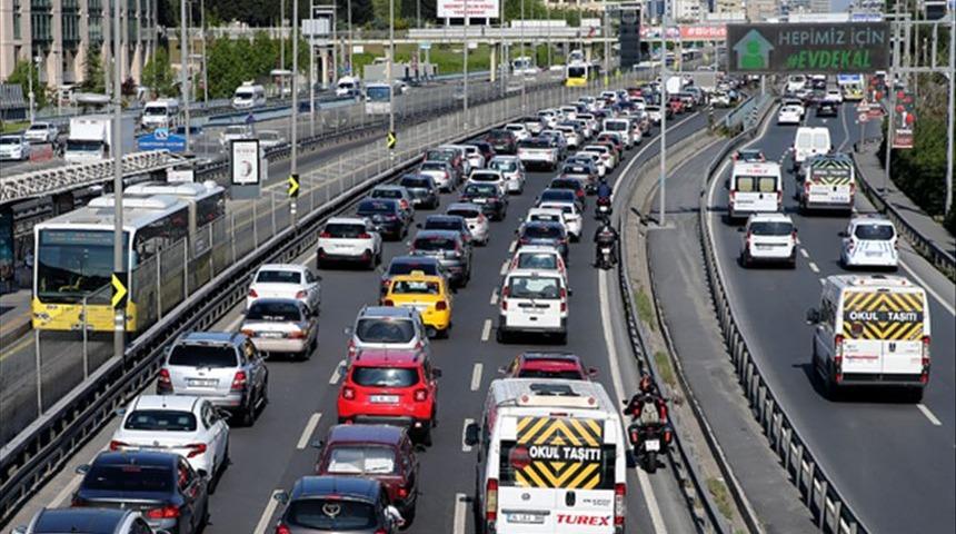 İstanbul'da haftanın ilk iş günü trafik yoğunluğu!