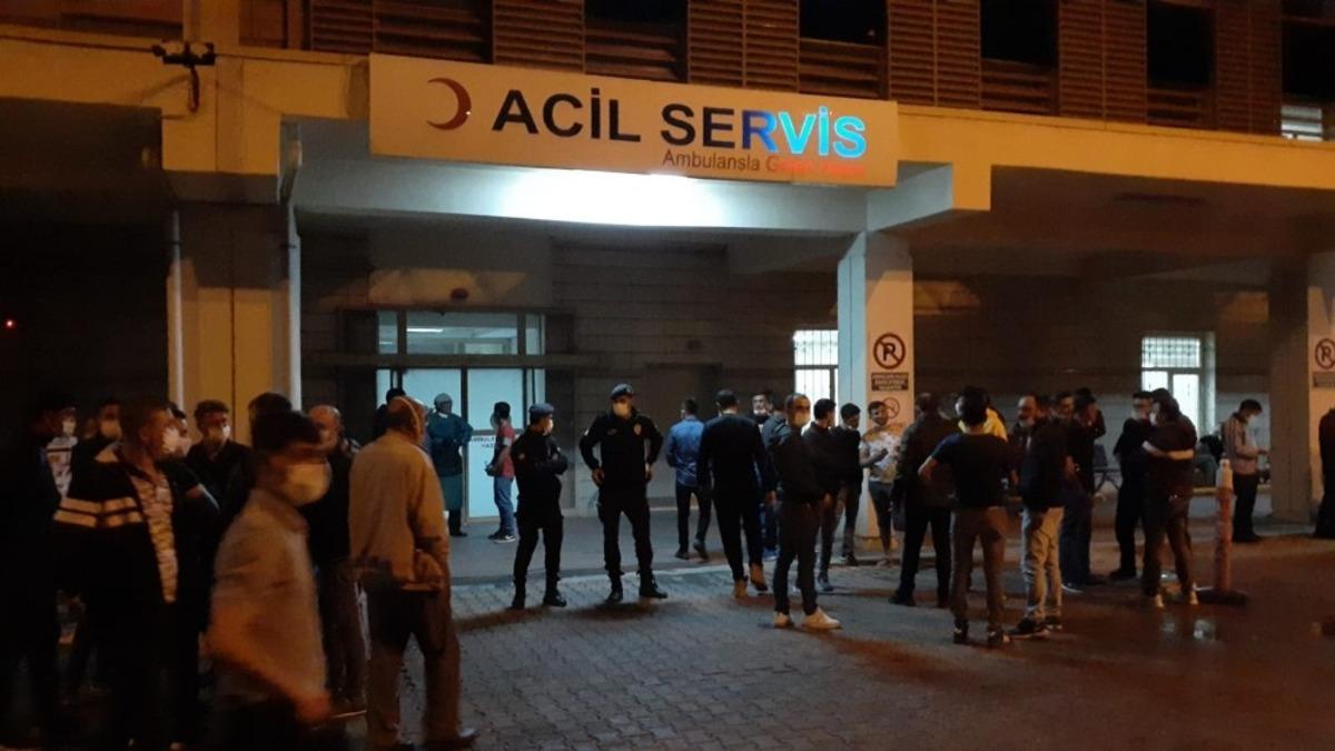 Hastaneden &ccedil;ıktı, annesi ile polis ve bek&ccedil;ileri vurdu