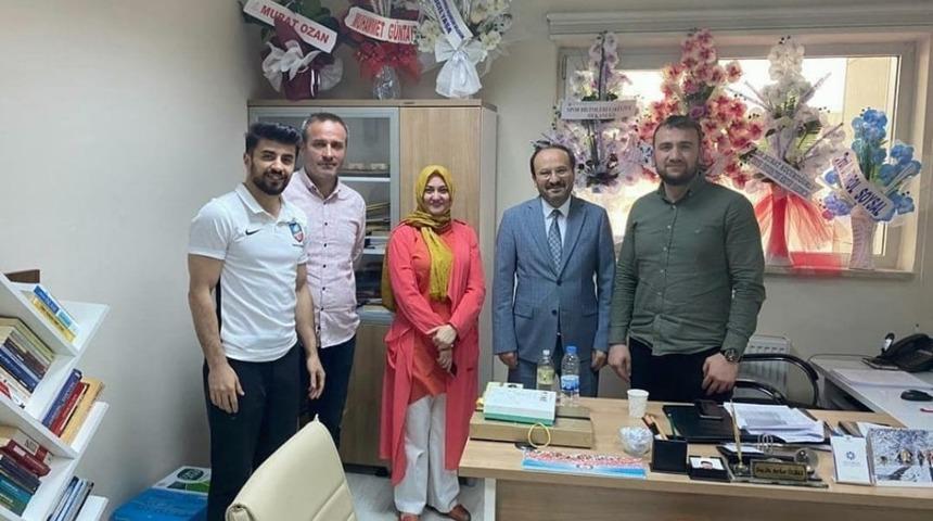 ET&Uuml; &ouml;ğretim &uuml;yesinden &ccedil;i&ccedil;ek yerine milli dayanışma kampanyasına sms ricası