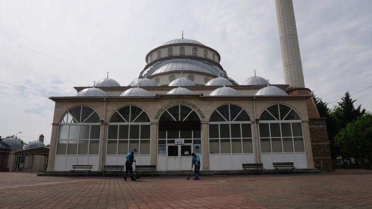 İzmit’te camiler cuma namazı için hazırlandı G1