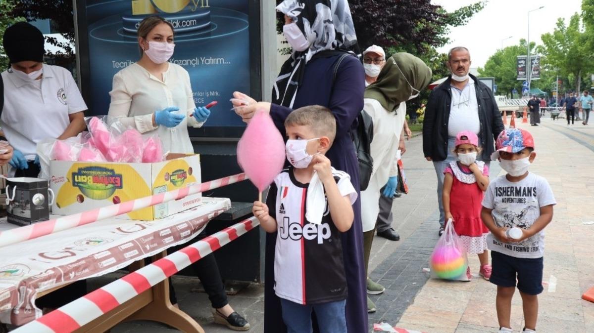 D&uuml;zce Belediyesi &ccedil;ocukları sevindirdi