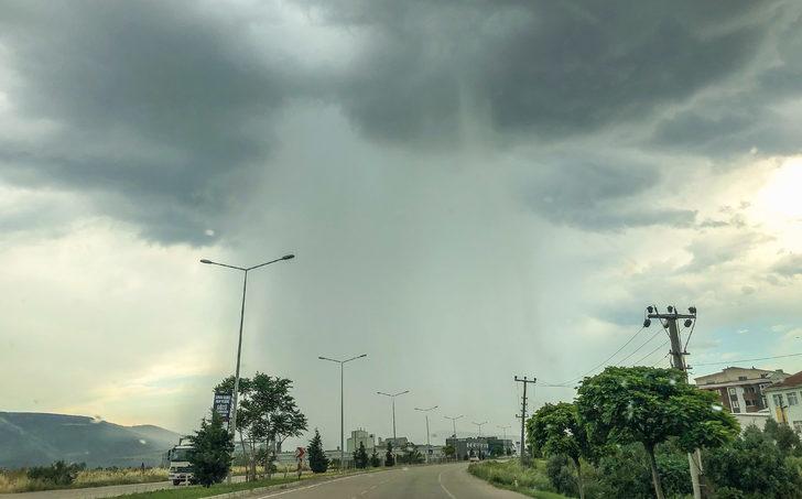 Bursa'da yağmur bulutu şaşkınlığı! Gören telefonuna sarıldı G2