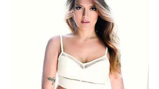 Demet Akalın gözünü Gülşen'e dikti