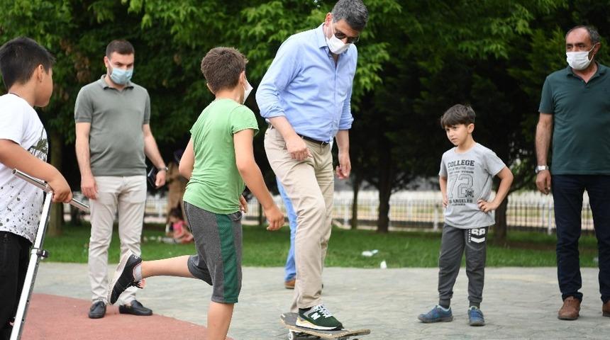 Başkan Kocaman, çocukların eğlencesine ortak oldu