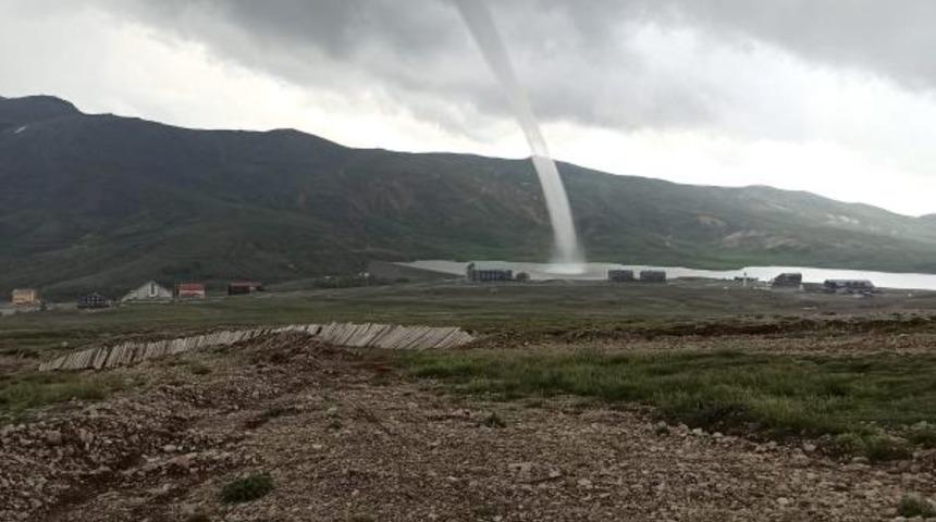 Kayseri'de hortum! Kameraya b&ouml;yle yansıdı