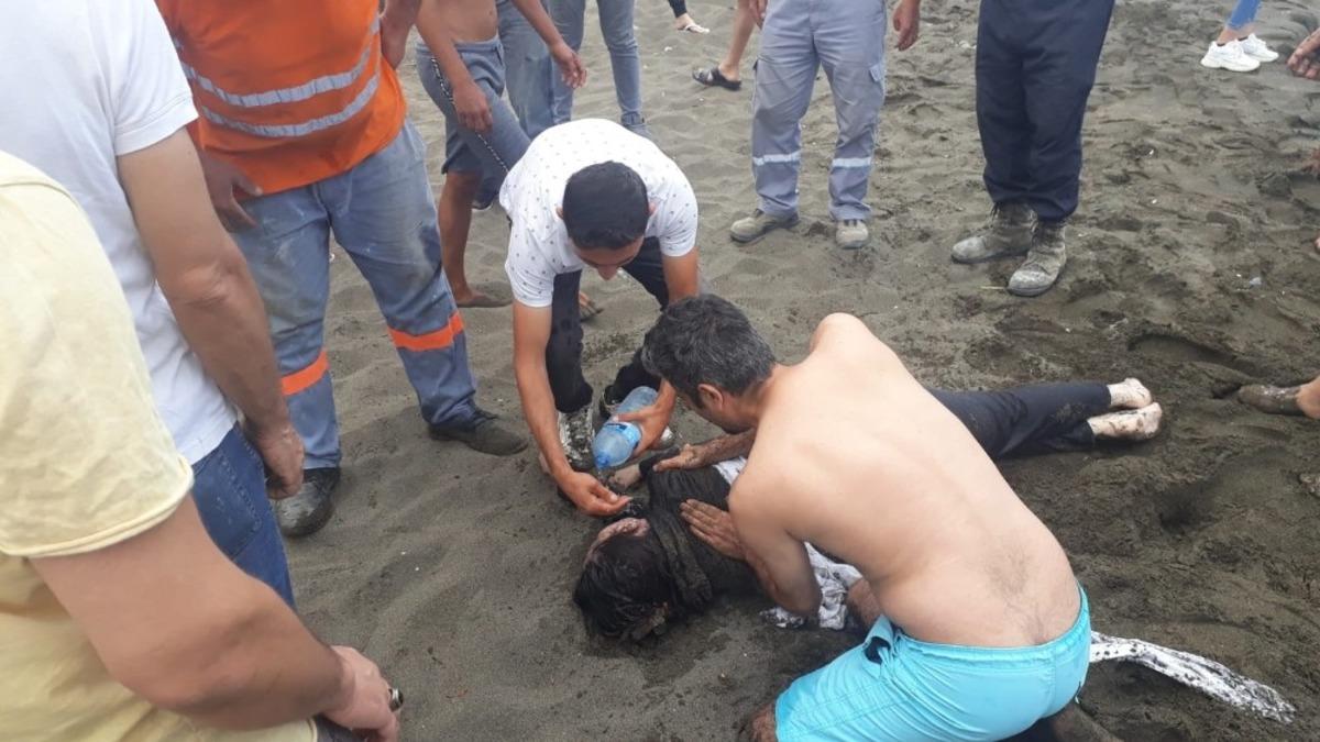 Rip akıntısına kapılan kadını vatandaşlar kurtardı