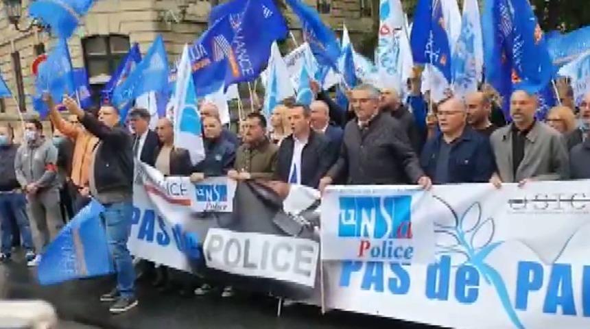 'Boğma tekniği kullanılmayacak' kararı polisi sokağa d&ouml;kt&uuml;