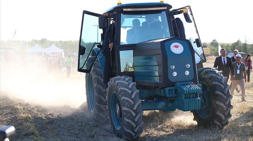  Bakan Pakdemirli duyurdu! Elektrikli traktör için tarih netleşti