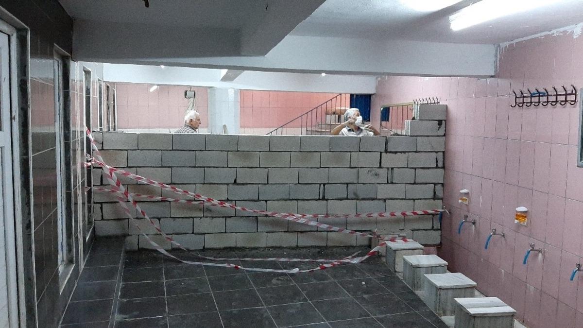 Adıyaman&rsquo;da bir garip &lsquo;tuvalet&rsquo; olayı! Ortadan ikiye b&ouml;ld&uuml;ler
