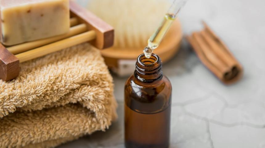 Bu yağlar ile sa&ccedil; d&ouml;k&uuml;lmesine son vereceksiniz! Jojoba, argan&hellip;