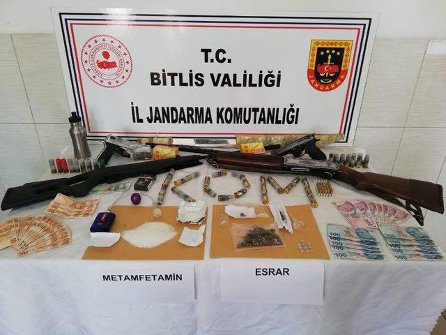 Bitlis’te uyuşturucu operasyonu: 14 gözaltı