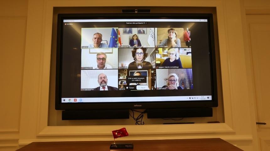 Şahin Avrupa’nın belediye başkanlarıyla görüştü