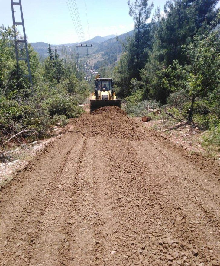 Toroslar’da bahçe yolları iyileştiriliyor G3