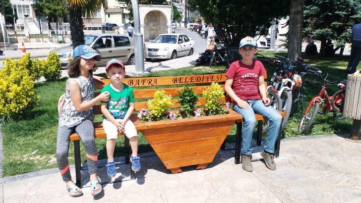 Bafra Belediyesinden ’sosyal mesafe bankları’ G5