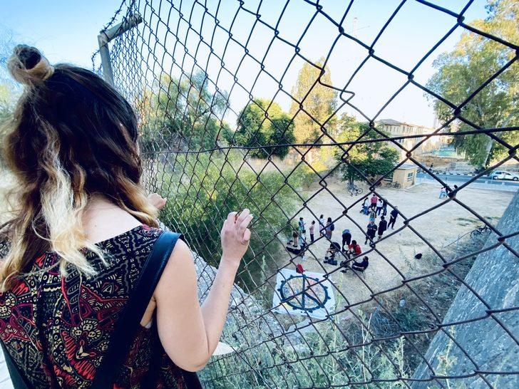 Kıbrıs'ta geçişler kapandı, hasret çeken sınırda buluştu G5