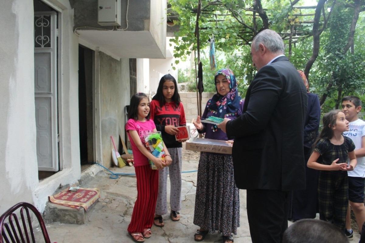 Turanlı&rsquo;dan &ccedil;at kapı ziyaretlerini s&uuml;rd&uuml;r&uuml;yor