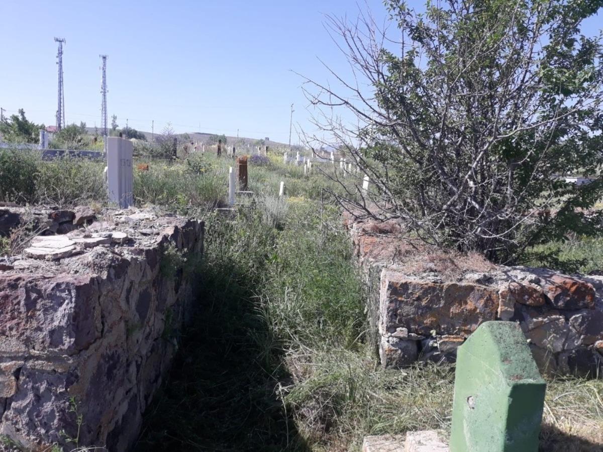 Bulanık Belediyesinden mezarlık onarımı