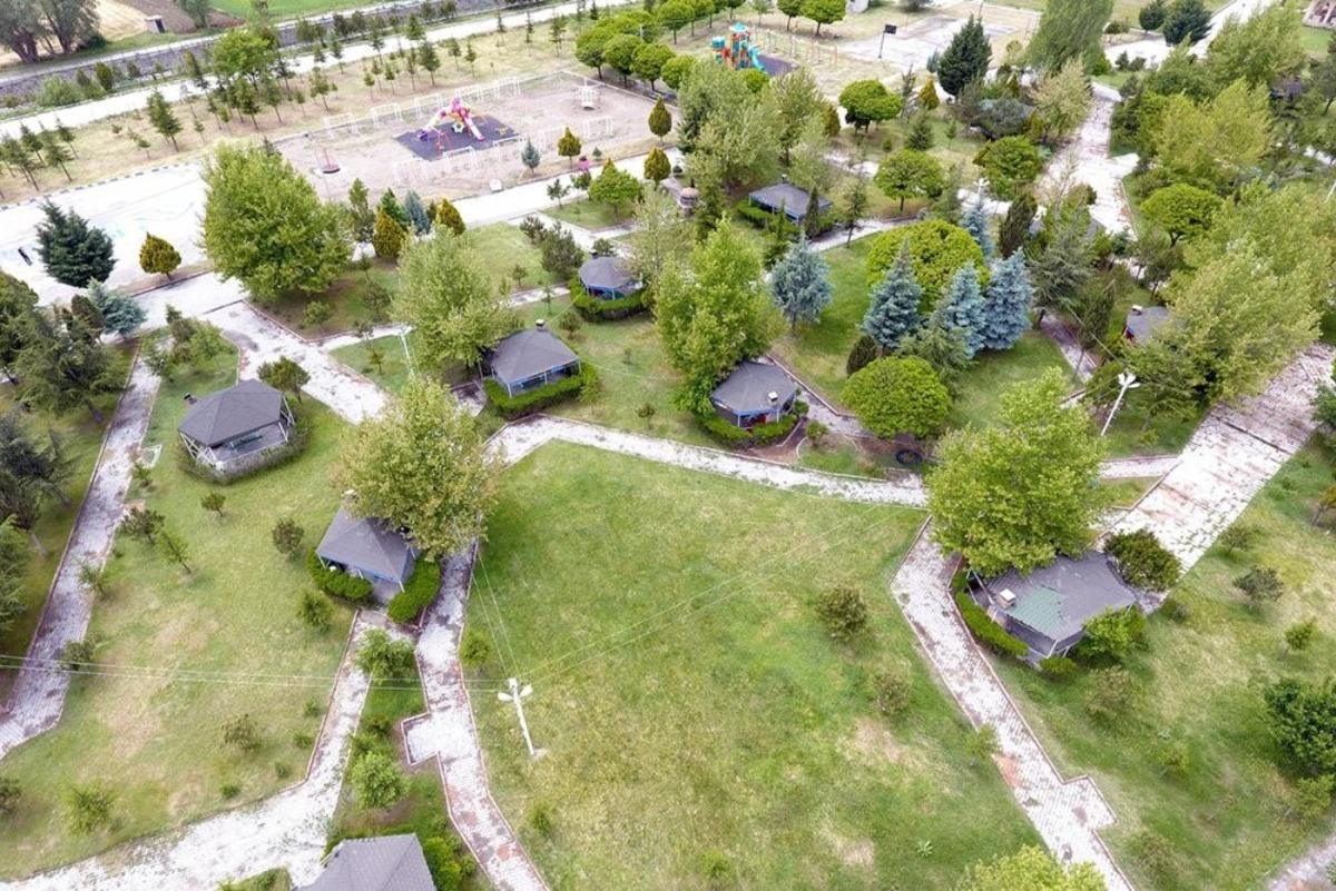 İscehisar&rsquo;da Park ve yeşil alanlar yaza hazırlanıyor