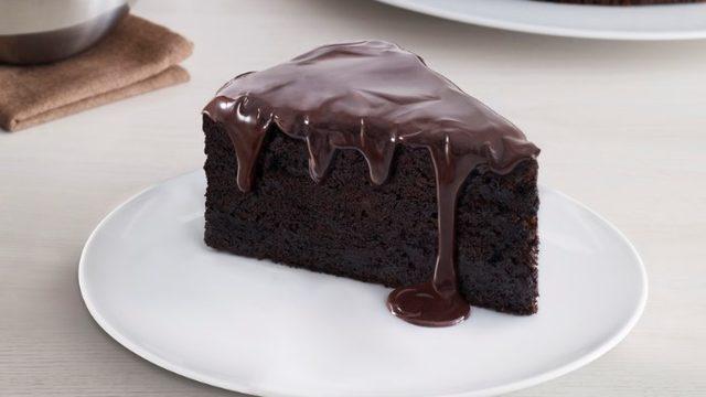 Islak kek tarifi: Gerçek bir şölene hazır olun!