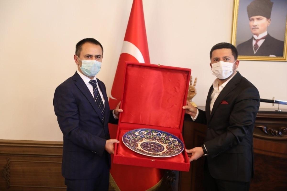 Vali Aktaş,&rsquo;tan Belediye Başkanı Arı&rsquo;ya veda ziyareti