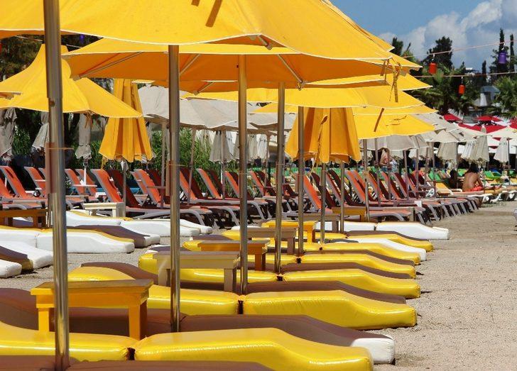 Günlük 1000 lira fiyat biçmişlerdi!Bodrum’da sahiller boş kalınca, şezlong ücretleri kalktı G5