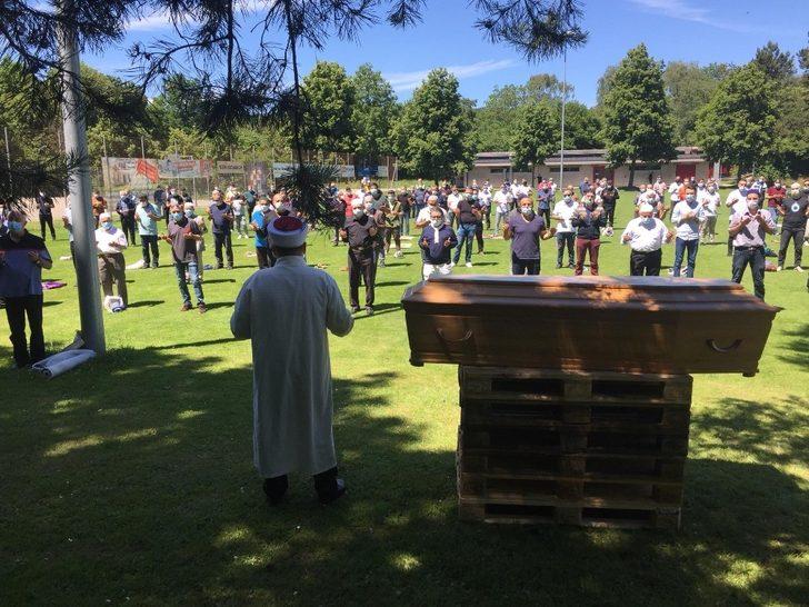 İsviçre’de Ren Nehri’nde boğulan Türk’ün cenaze namazı kılındı G2