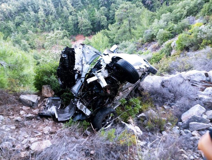 Muğla'da uçuruma yuvarlanan otomobilin sürücüsü öldü G1