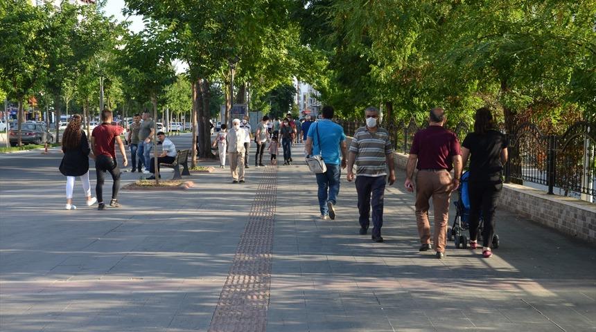 Batman'da koronavir&uuml;s vakaları artıyor! Vali Şahin'den a&ccedil;ıklama