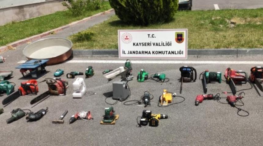 Evlerden çaldıkları eşyaları satan 3 şahıs yakalandı