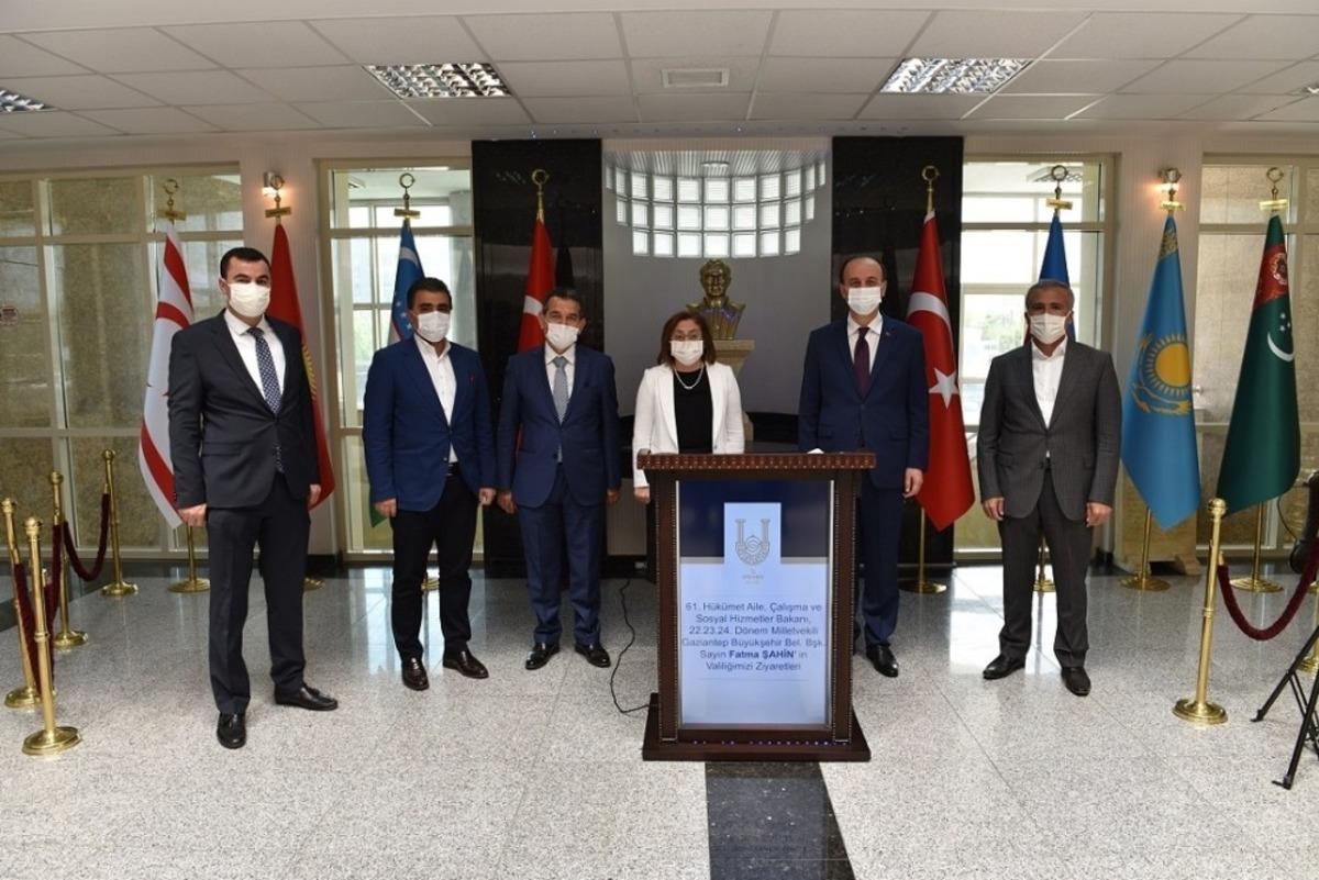 Fatma Şahin&rsquo;den Şanlıurfa Valiliğine ziyaret