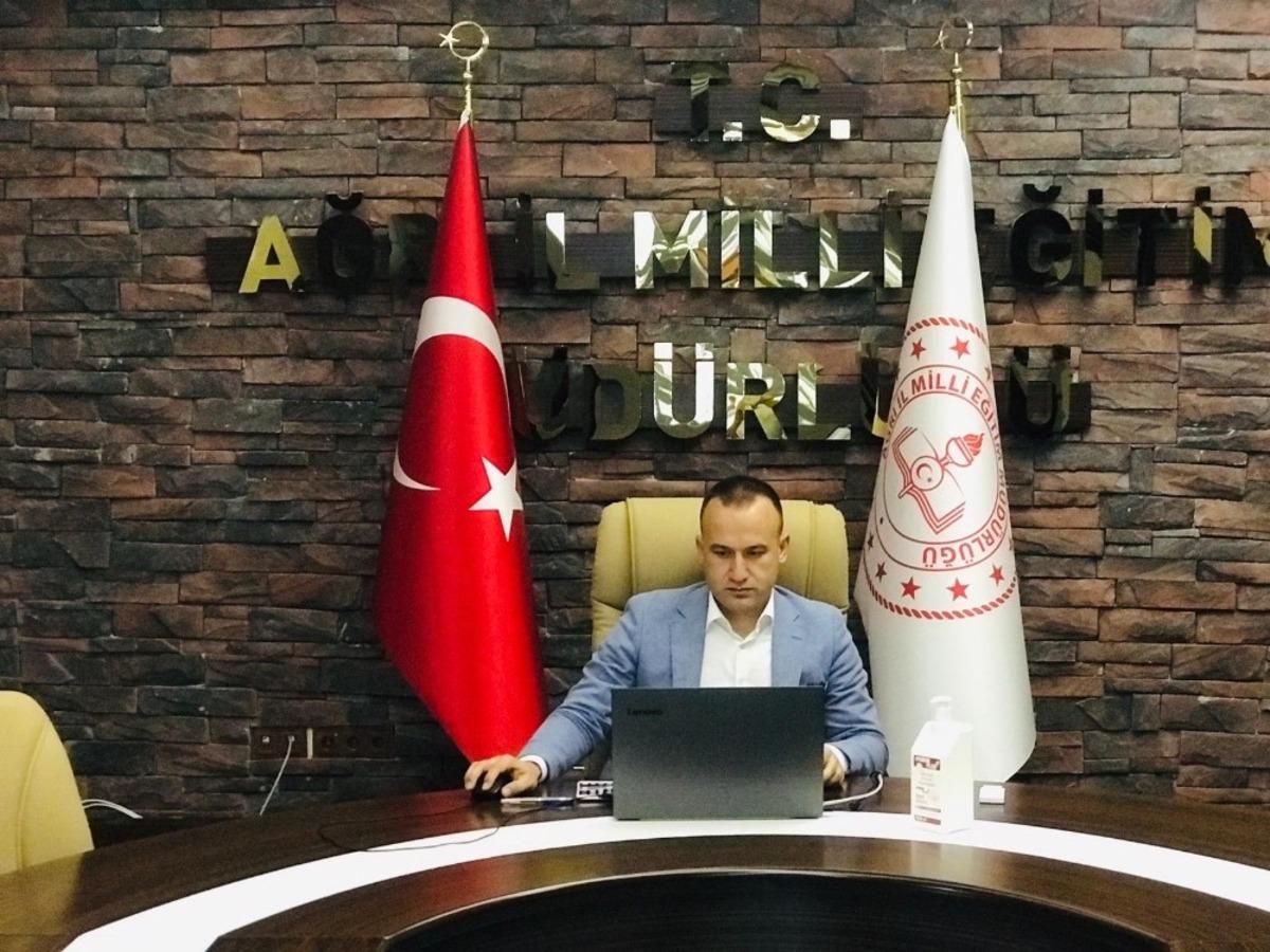 Temel Eğitim Genel M&uuml;d&uuml;r&uuml; Dr. Gen&ccedil;oğlu k&ouml;y &ouml;ğretmenleriyle bir araya geldi