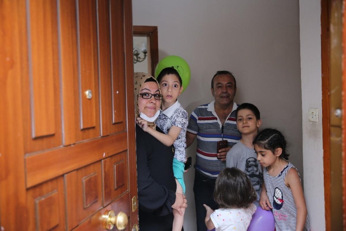 Engelli K&uuml;&ccedil;&uuml;k Efe&rsquo;ye &ccedil;&ouml;p kamyonu s&uuml;rprizi