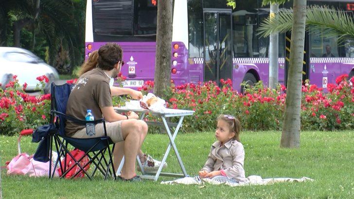 Caddebostan Sahili'nde dikkat çeken kalabalık G4