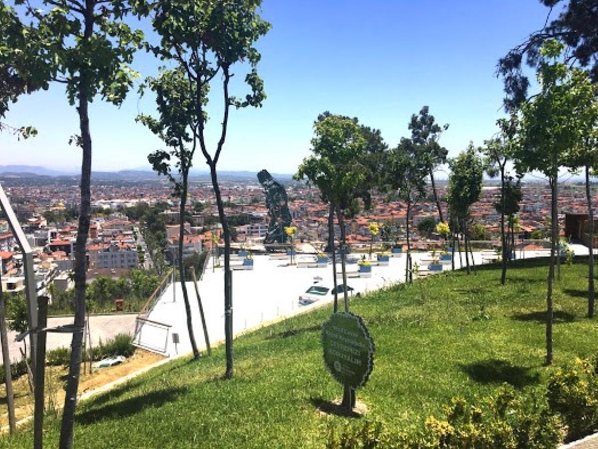 T&uuml;rkbeleni Kent Parkı&rsquo;na 12 bin 400 &ccedil;i&ccedil;ek dikildi