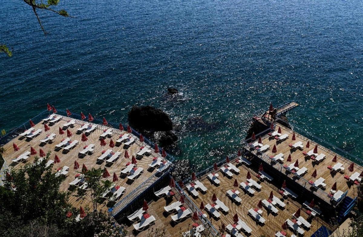 Antalya&rsquo;nın falez plajları Pazartesi a&ccedil;ılıyor