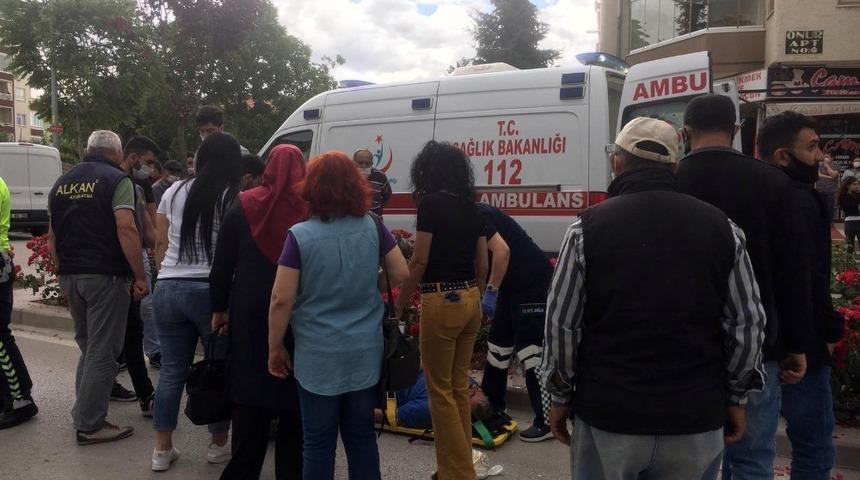 Konya&rsquo;da otomobil ile elektrikli bisiklet &ccedil;arpıştı: 2 yaralı