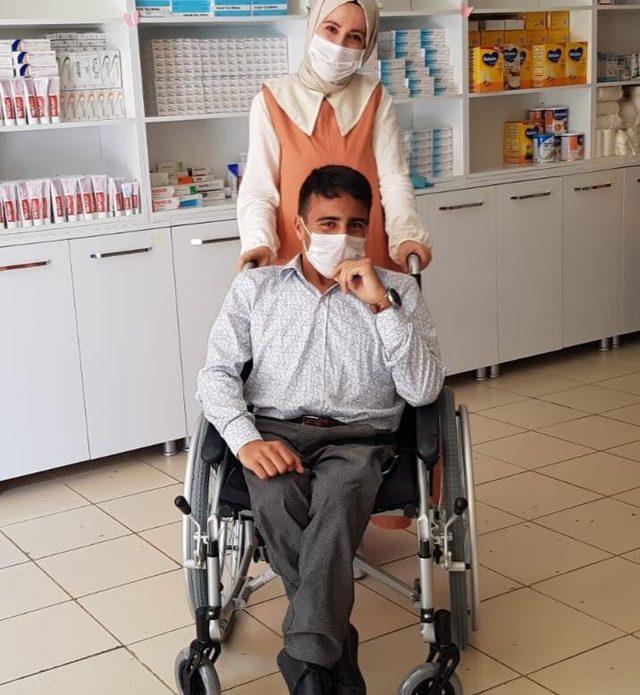 Tekerlekli sandalyeye ihtiyacı olan Hüseyin’in yardımına Merve öğretmen yetişti