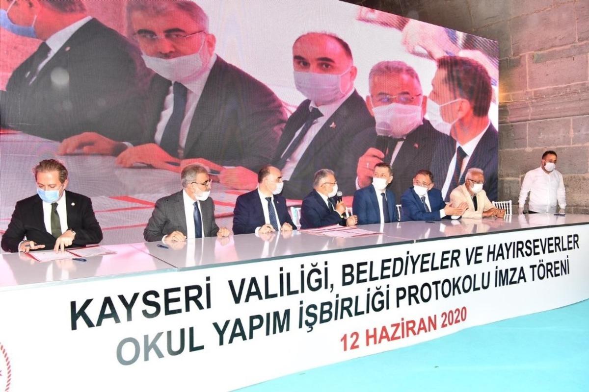 B&uuml;y&uuml;kkılı&ccedil; ailesinden 24 derslikli okul