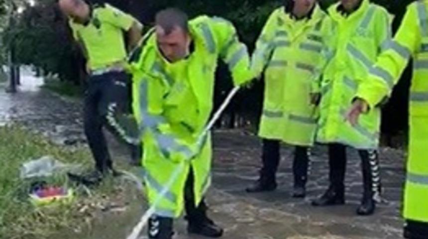 İ&ccedil;işleri Bakanı Soylu&rsquo;dan Bursalı o polislere teşekk&uuml;r