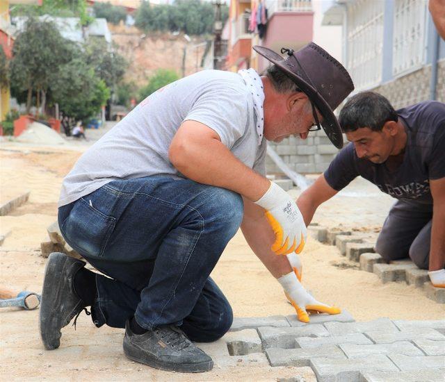 Toroslar’da sokaklar yenileniyor