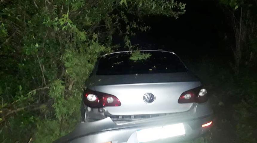 Lastiğe &ccedil;arpan otomobil tarlaya u&ccedil;tu: 7 yaralı