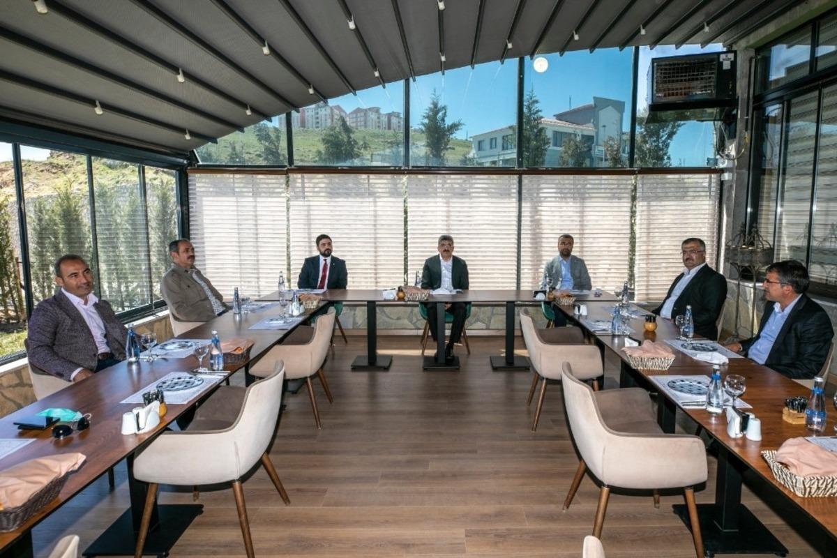 Vali Bilmez T&Uuml;GVA &uuml;yeleri ile bir araya geldi