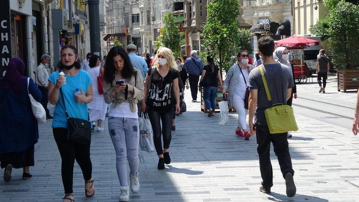 İstiklal Caddesi eskisi gibi! Sosyal mesafe hiçe sayıldı, maskeler unutuldu G3